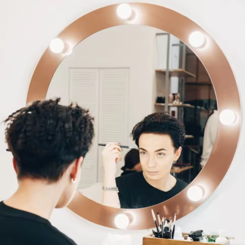 USB LED Hollywood Makyaj Lamba - Dressing Table Vanity With Lighted Mirror incelemesi ve fiyatı